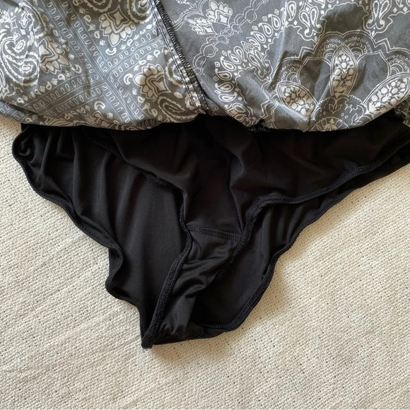 FP Movement Free People The Way Home Bandana Print Short Size XS - Picture 8 of 10